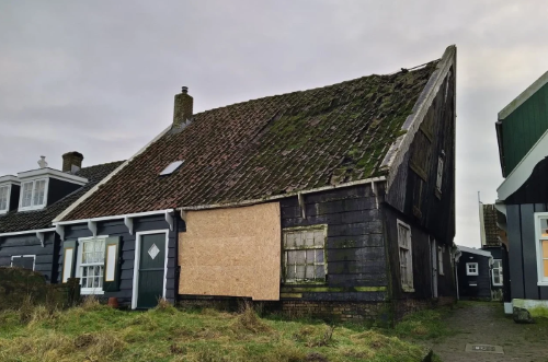 ’Veertig leegstaande panden op Marken is te veel.’